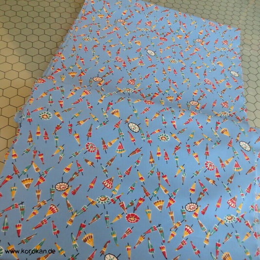 Bangasa Papierschirme bunt auf hellblau Kimono Stoff
