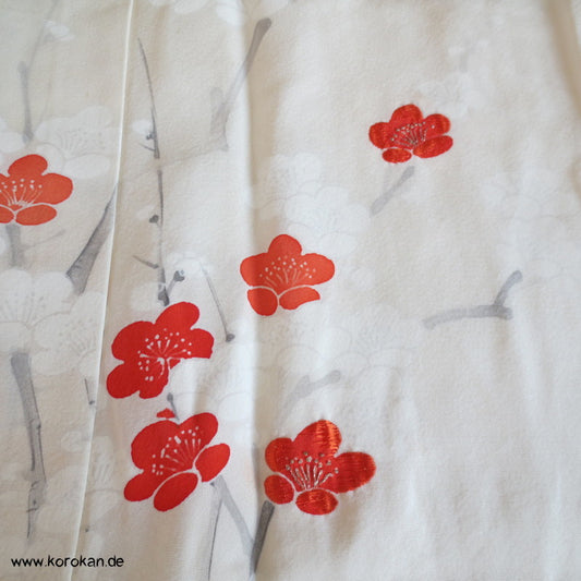Sakura Kirschzweige, teilbestickt auf heller Crepe Seide Homongi Kimono