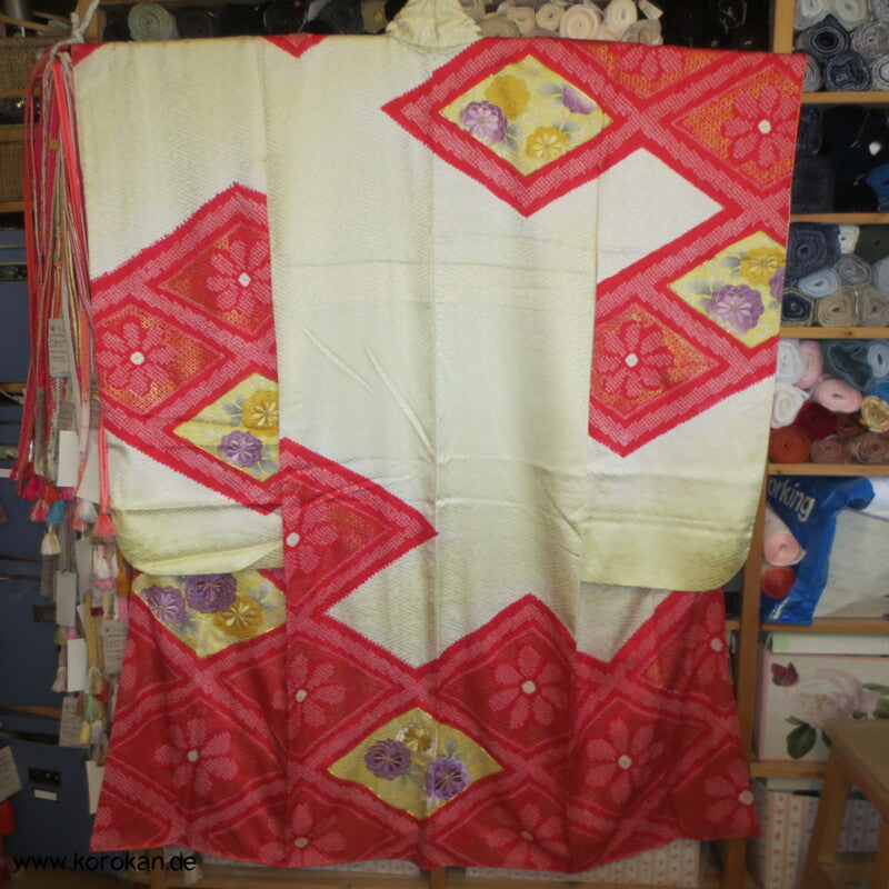 Shibori Rauten und Stickerei Furisode, Rinzu Damast