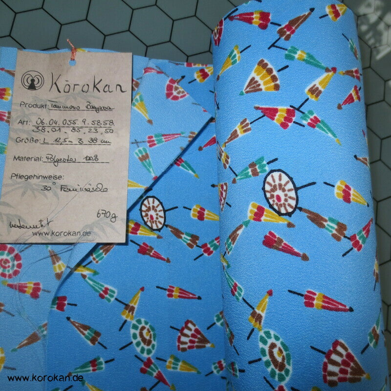 Bangasa Papierschirme bunt auf hellblau Kimono Stoff