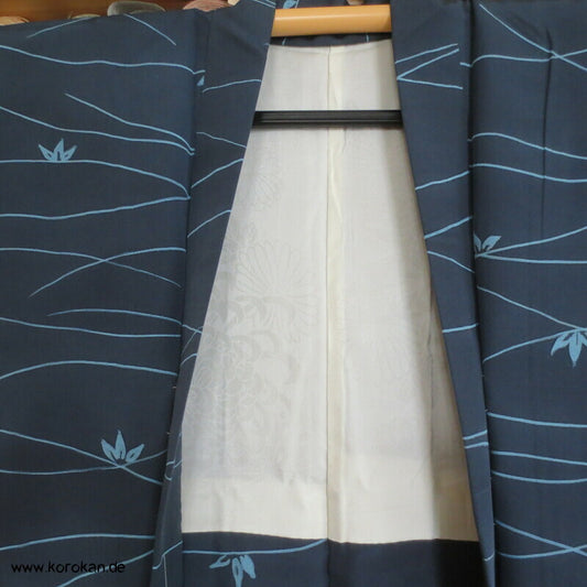 Haori Kimono Jacke navyblau Seidencrepe Blätter auf Wasser schwimmend