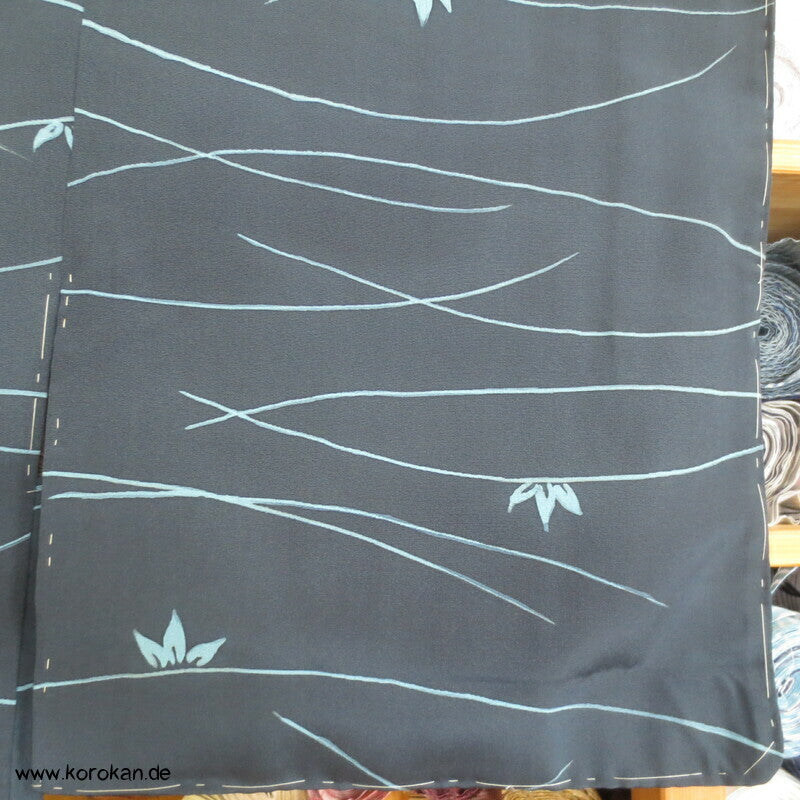 Haori Kimono Jacke navyblau Seidencrepe Blätter auf Wasser schwimmend