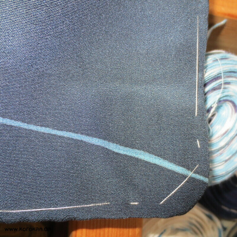 Haori Kimono Jacke navyblau Seidencrepe Blätter auf Wasser schwimmend