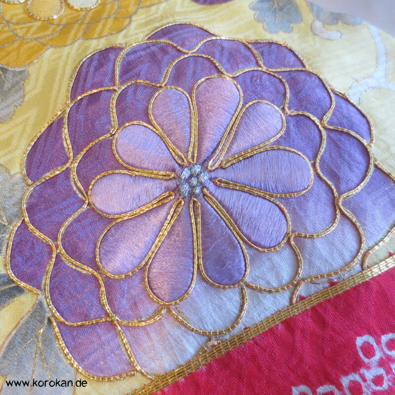 Shibori Rauten und Stickerei Furisode, Rinzu Damast