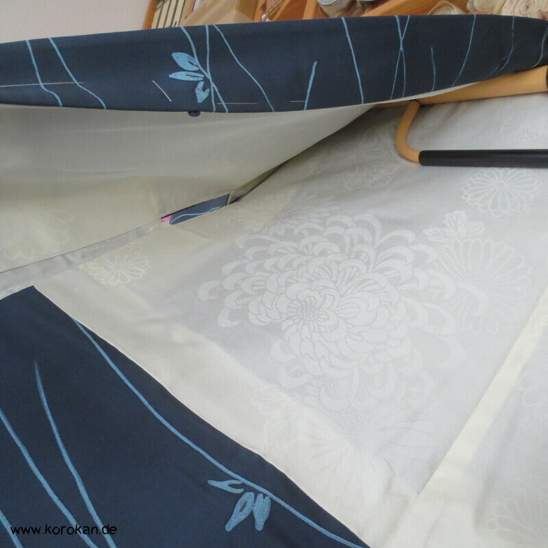 Haori Kimono Jacke navyblau Seidencrepe Blätter auf Wasser schwimmend