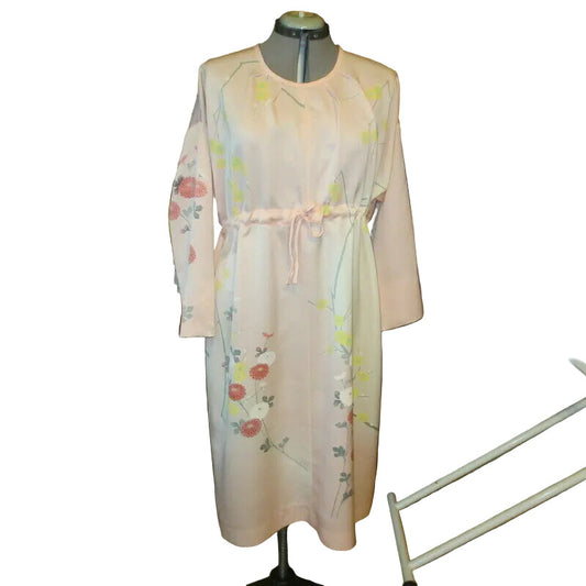 Nachthemd aus Homongi Kimono Seide, Blüten auf zart rosa