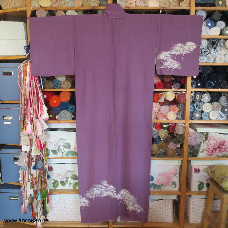 abstrakte Bäume weiß auf mauve Tsukesage Kimono