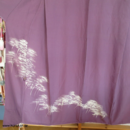 Bäume weiß auf mauve Seidencrepe japanischer Tsukesage Kimono