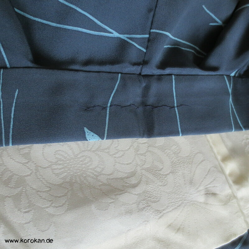 Haori Kimono Jacke navyblau Seidencrepe Blätter auf Wasser schwimmend