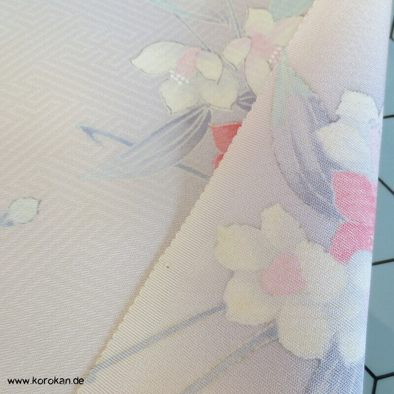 Kamelien Kimono Sayagata Seidendamast