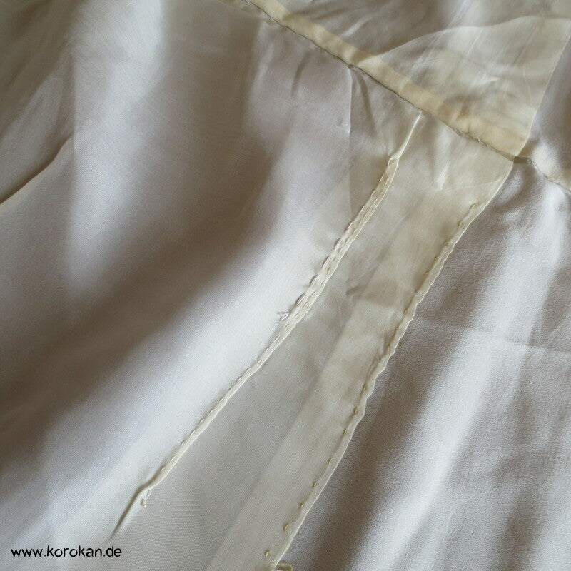 abstrakte Bäume weiß auf mauve Tsukesage Kimono