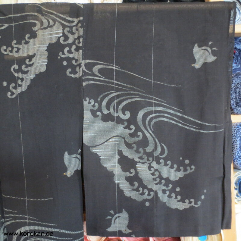 Tsunami Wellen und Vögel in schwarzbraunem Sha Organza Hitoe Kimono
