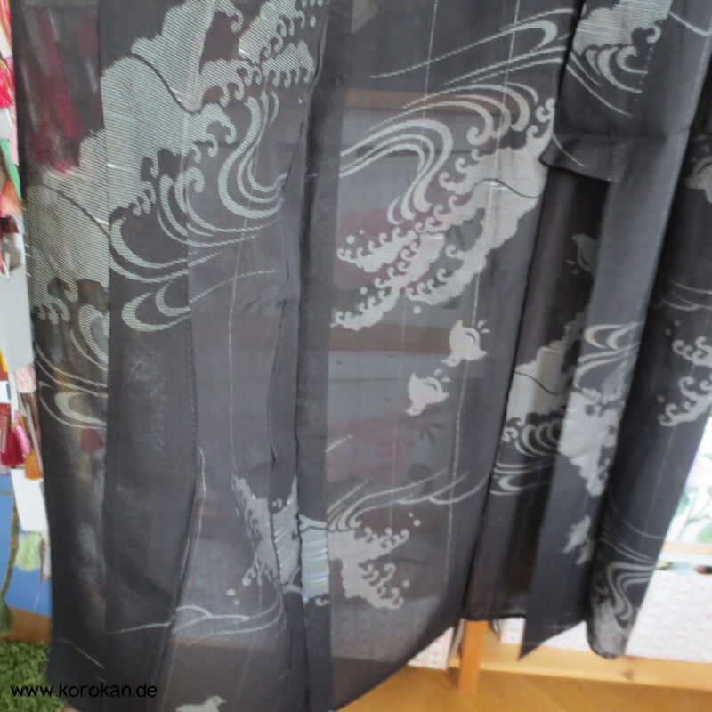 Tsunami Wellen und Vögel in schwarzbraunem Sha Organza Hitoe Kimono