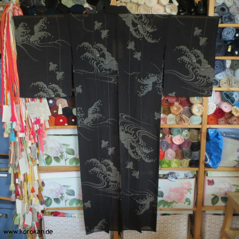Tsunami Wellen und Vögel in schwarzbraunem Sha Organza Hitoe Kimono