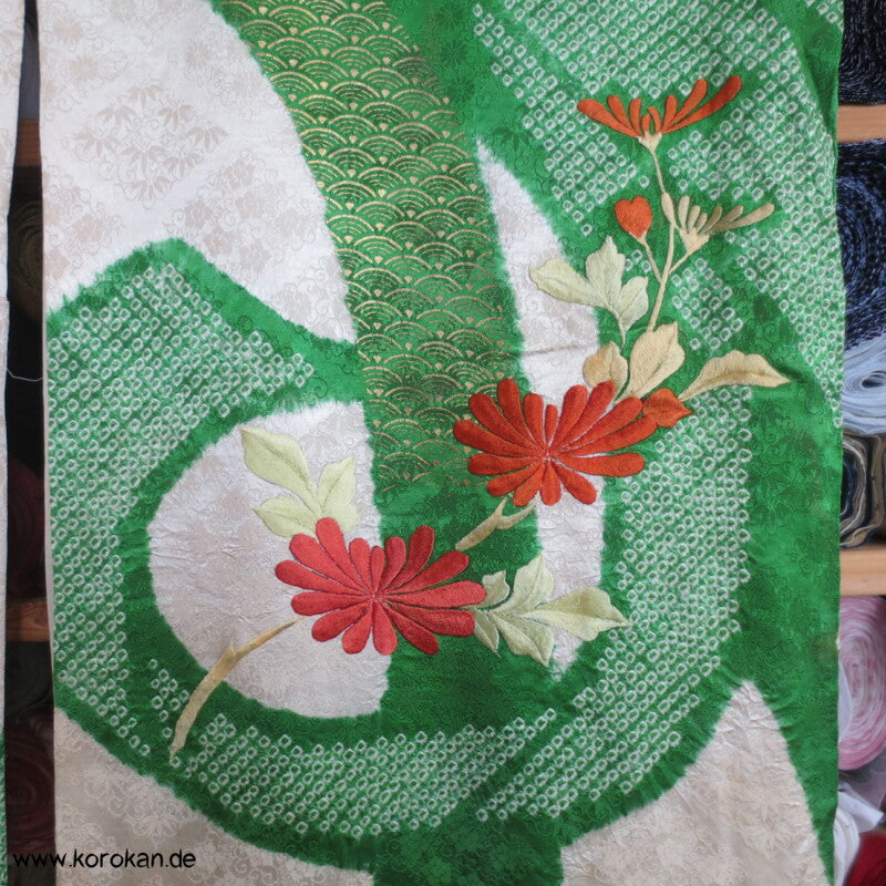 Riesen Noshi aus Shibori mit Stickereiblüten aus Seidendamast Furisode Kimono