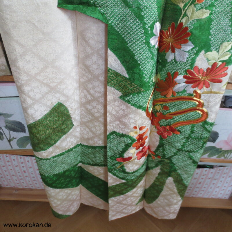 Riesen Noshi aus Shibori mit Stickereiblüten aus Seidendamast Furisode Kimono
