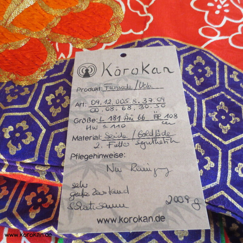 Kakeshita Hochzeits Kimono üppig bestickt mit dickem Saum