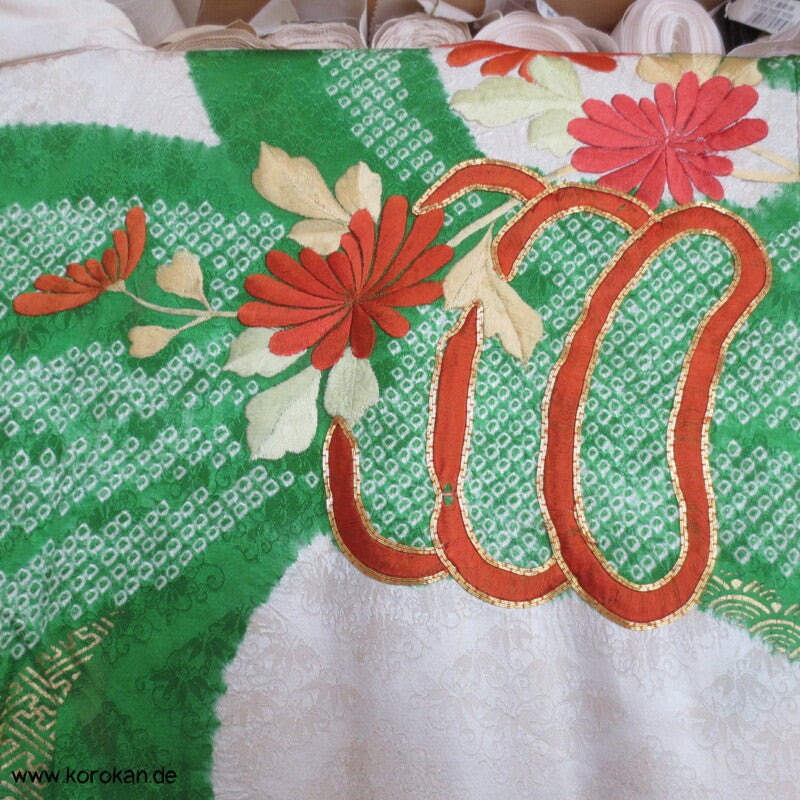 Riesen Noshi aus Shibori mit Stickereiblüten aus Seidendamast Furisode Kimono