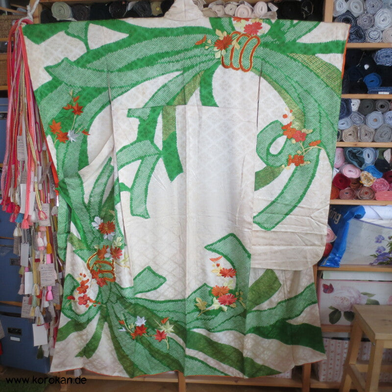 Riesen Noshi aus Shibori mit Stickereiblüten aus Seidendamast Furisode Kimono