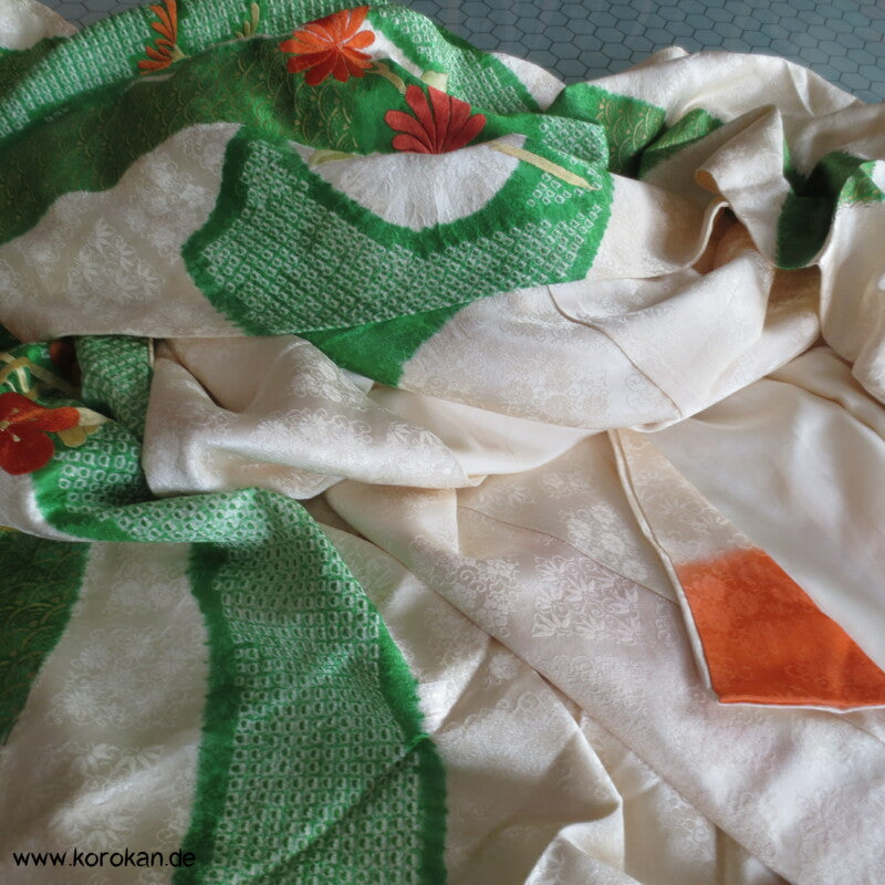 Riesen Noshi aus Shibori mit Stickereiblüten aus Seidendamast Furisode Kimono