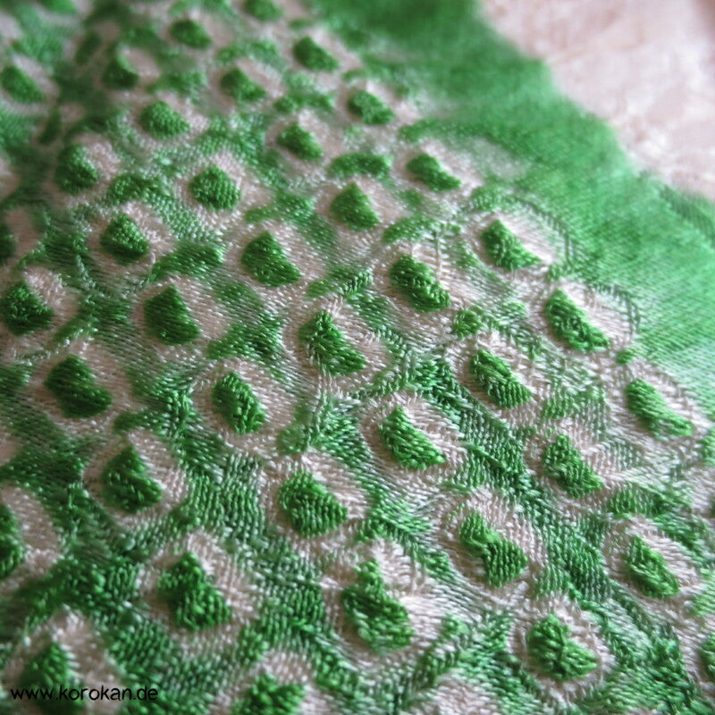 Riesen Noshi aus Shibori mit Stickereiblüten aus Seidendamast Furisode Kimono