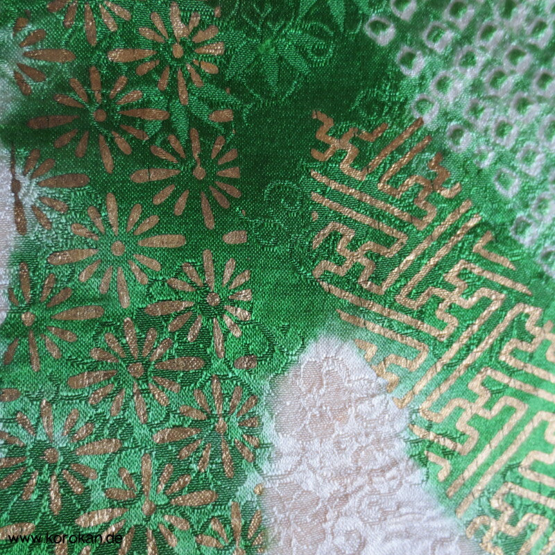 Riesen Noshi aus Shibori mit Stickereiblüten aus Seidendamast Furisode Kimono