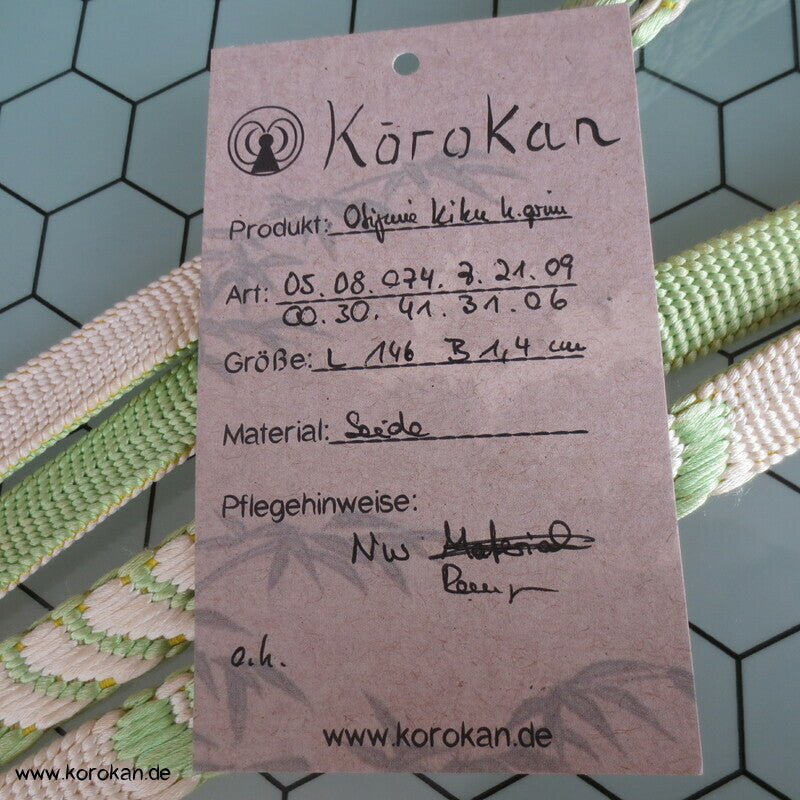 blassgrüner Kiku Chrysanthemenmuster Obijime, Seide