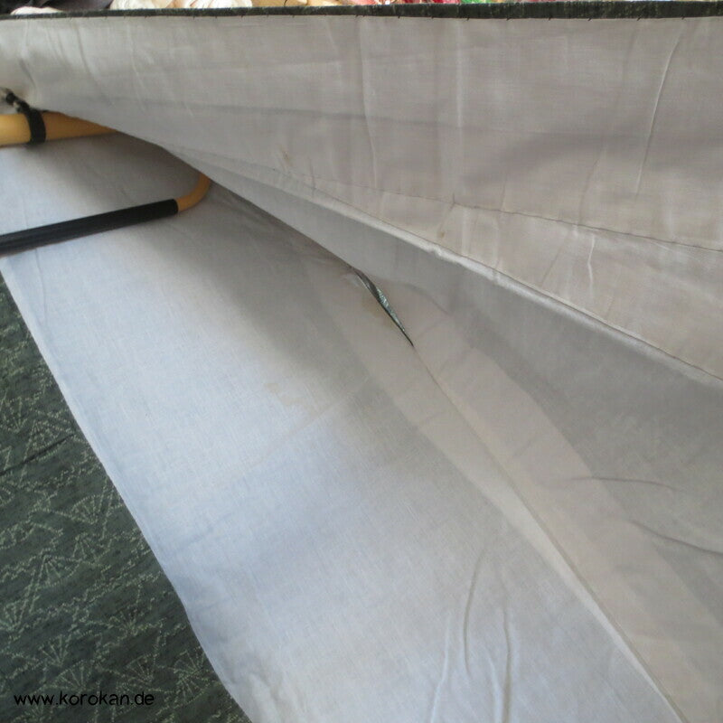 Fächer auf dunkelgrün Kasuri Tsumugi Kimono