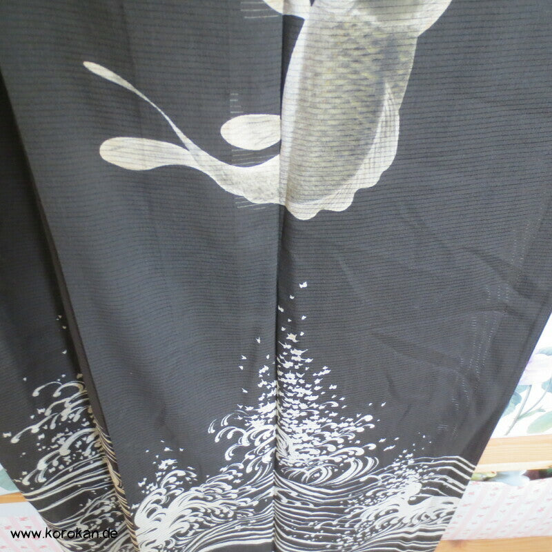 springender Koi antiker Tomesode Kimono aus Rho Seide