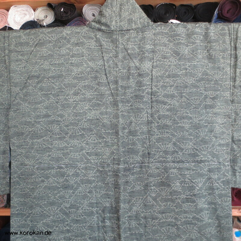 Fächer auf dunkelgrün Kasuri Tsumugi Kimono