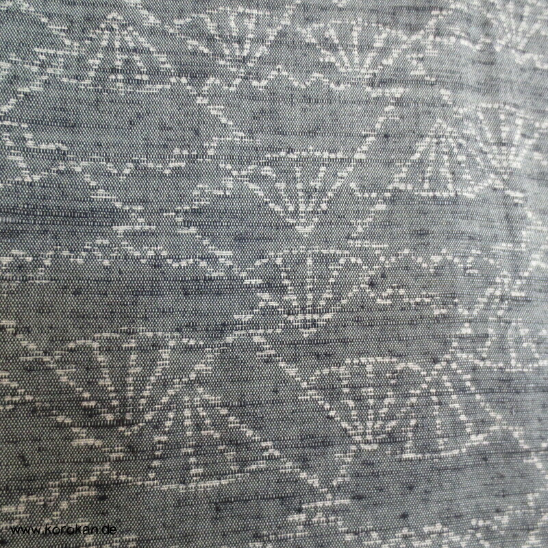 Fächer auf dunkelgrün Kasuri Tsumugi Kimono