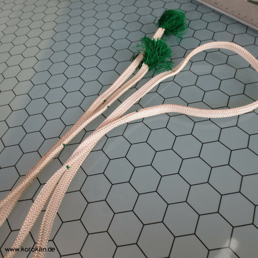 hell mit grünen Punkten und Troddeln Obijime, Seide