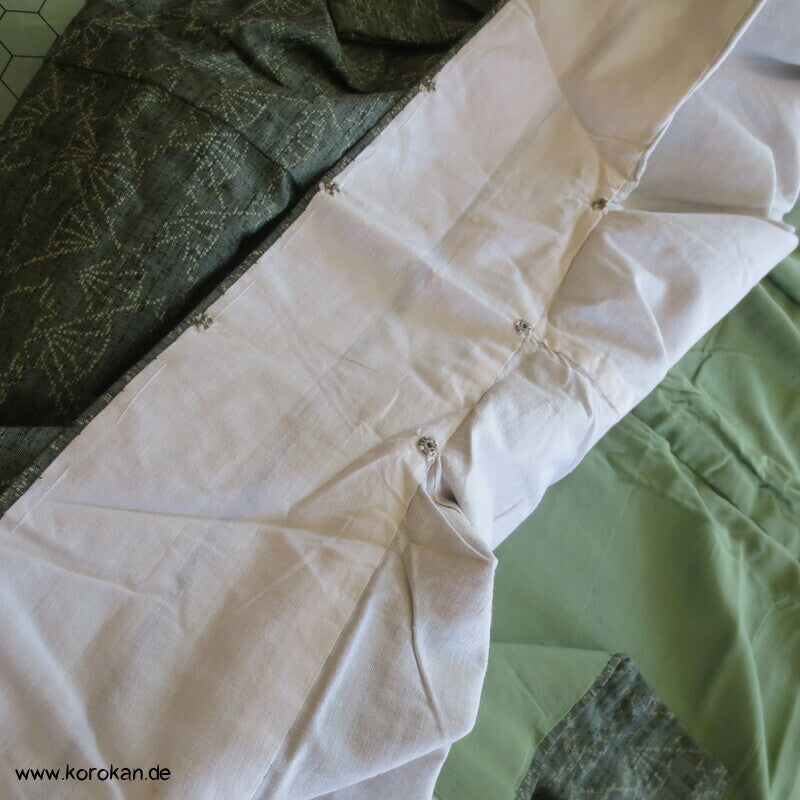 Fächer auf dunkelgrün Kasuri Tsumugi Kimono