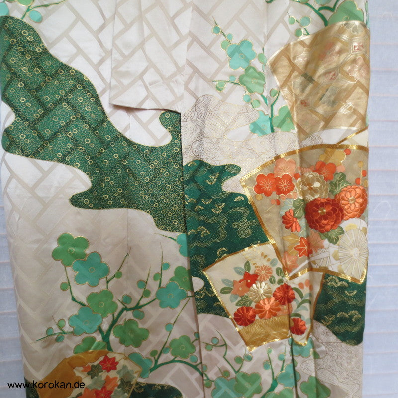 "2" Fächer und Kiku, Golddruck/ -stickerei Seidendamast Homongi Kimono