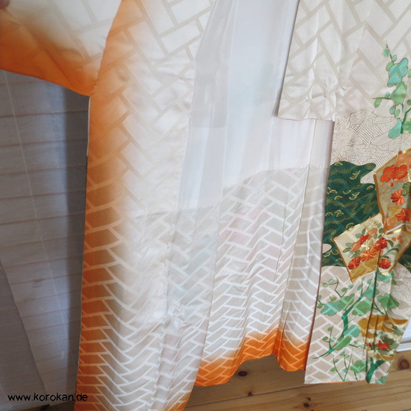 "2" Fächer und Kiku, Golddruck/ -stickerei Seidendamast Homongi Kimono