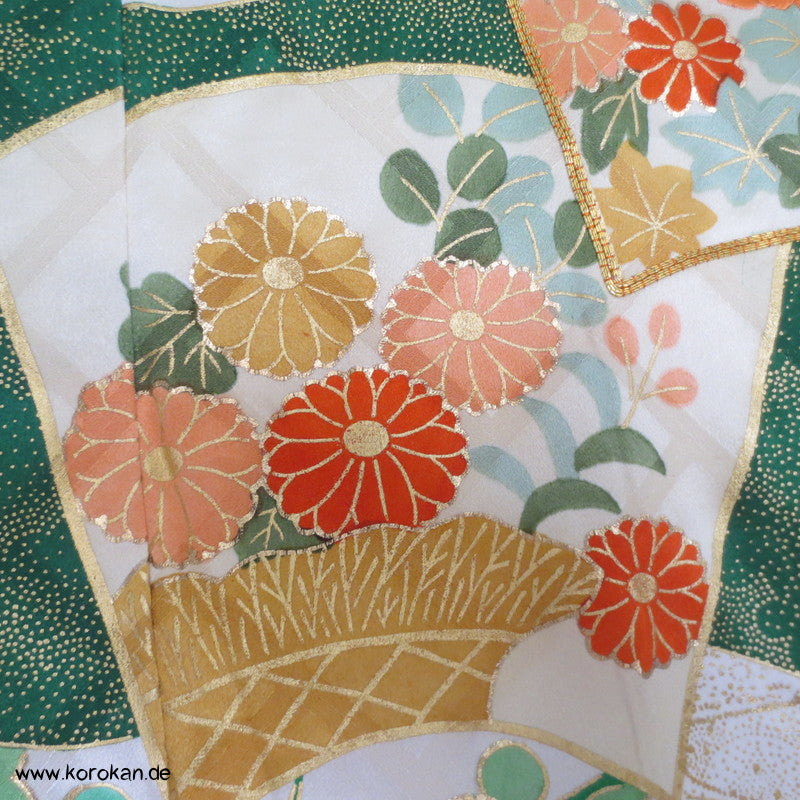"2" Fächer und Kiku, Golddruck/ -stickerei Seidendamast Homongi Kimono