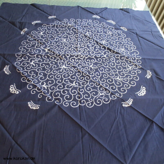 großes Furoshiki, Arabeskenkreis mit Kranichen und Pinien