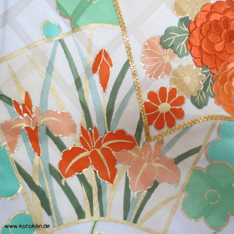 Fächer und Kiku, Golddruck/ -stickerei Seidendamast Homongi Kimono