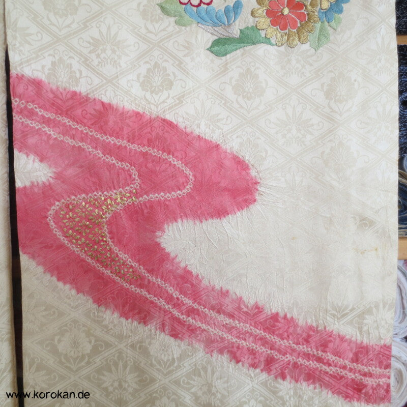Stickereiblütenrondelle Furisode Diamantrauten Seidendamast Kimono, Shibori