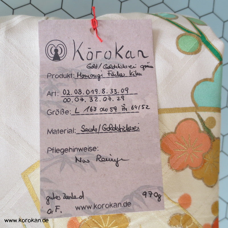 "2" Fächer und Kiku, Golddruck/ -stickerei Seidendamast Homongi Kimono