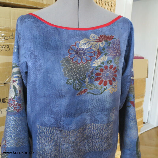 Upcycling Weihnachts Shirtbluse aus überfärbter Furisode Kimono Damast Seide, Gr. M
