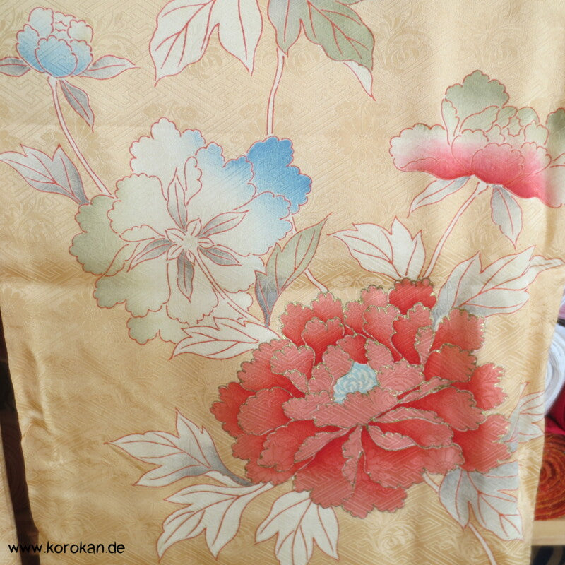 große Päonien, teilbestickter Furisode Seidendamast Kimono
