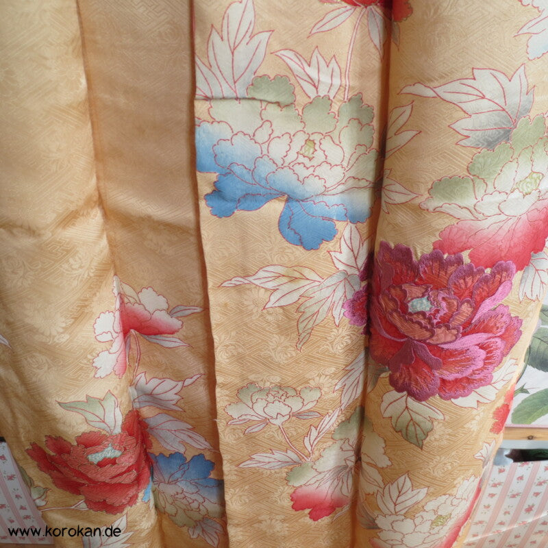 große Päonien, teilbestickter Furisode Seidendamast Kimono