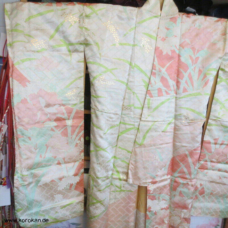 pastelliger Furisode, goldene Reisähren, Blumen, Higaki Rinzu Seiden Damast