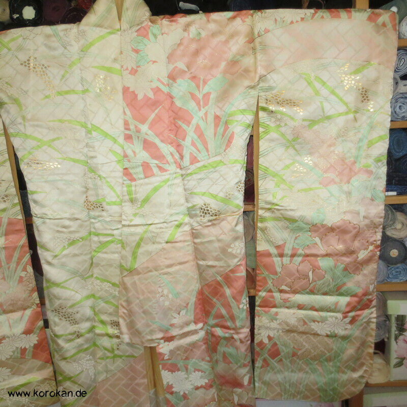pastelliger Furisode, goldene Reisähren, Blumen, Higaki Rinzu Seiden Damast