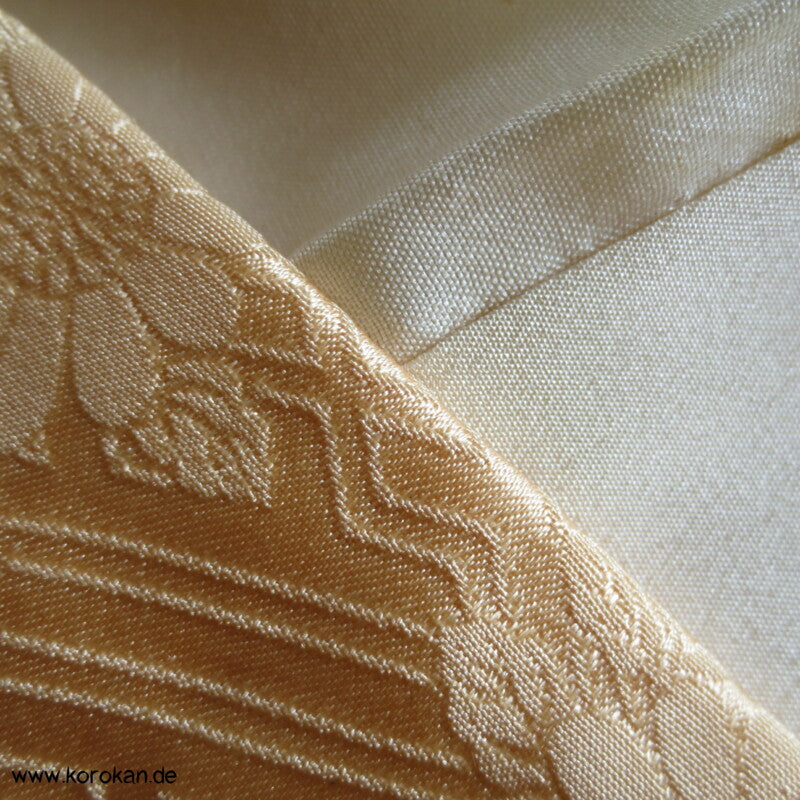 große Päonien, teilbestickter Furisode Seidendamast Kimono