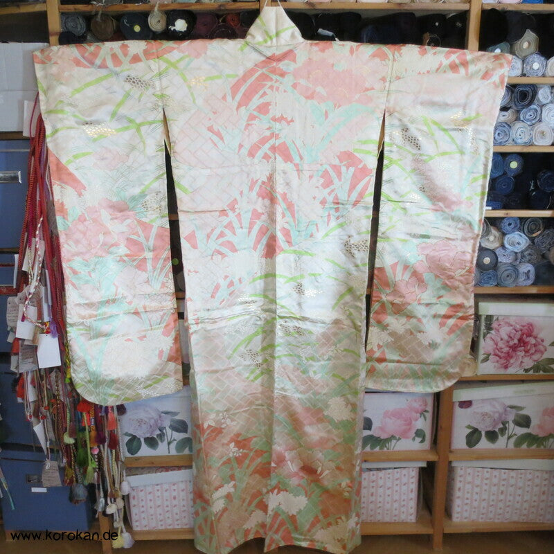pastelliger Furisode, goldene Reisähren, Blumen, Higaki Rinzu Seiden Damast