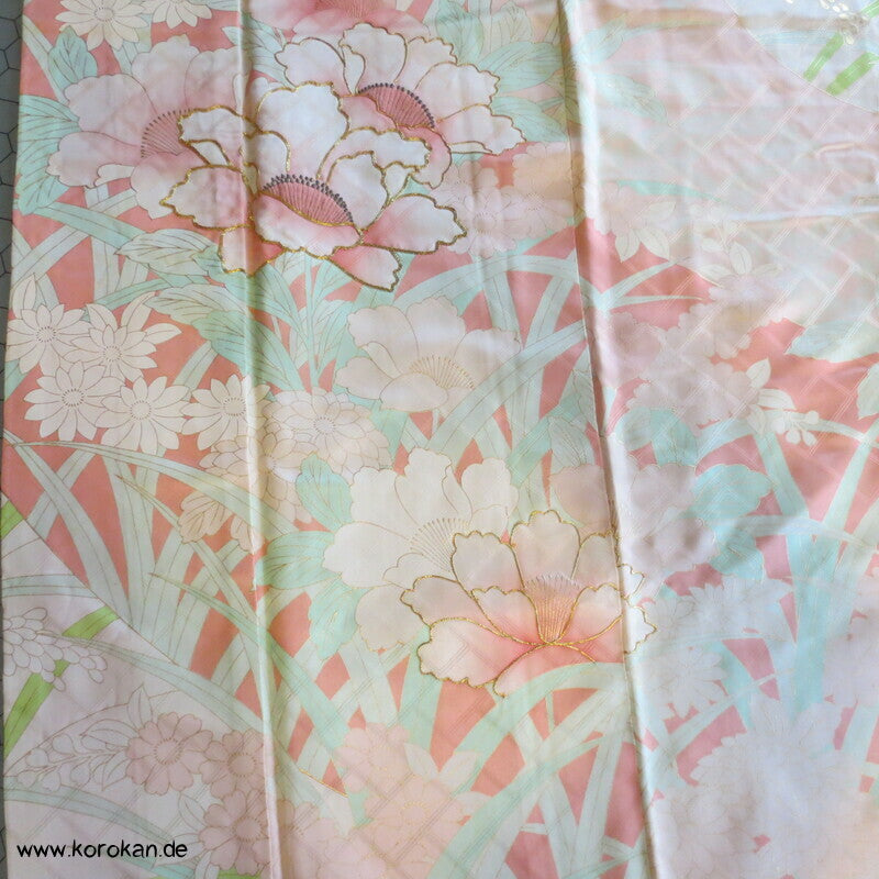 pastelliger Furisode, goldene Reisähren, Blumen, Higaki Rinzu Seiden Damast