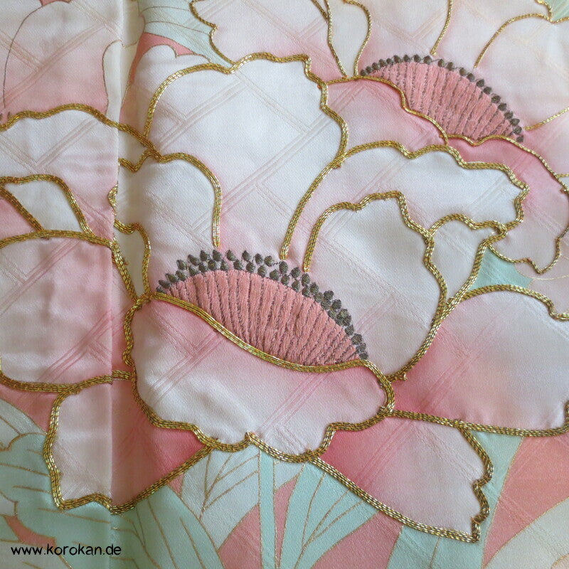 pastelliger Furisode, goldene Reisähren, Blumen, Higaki Rinzu Seiden Damast