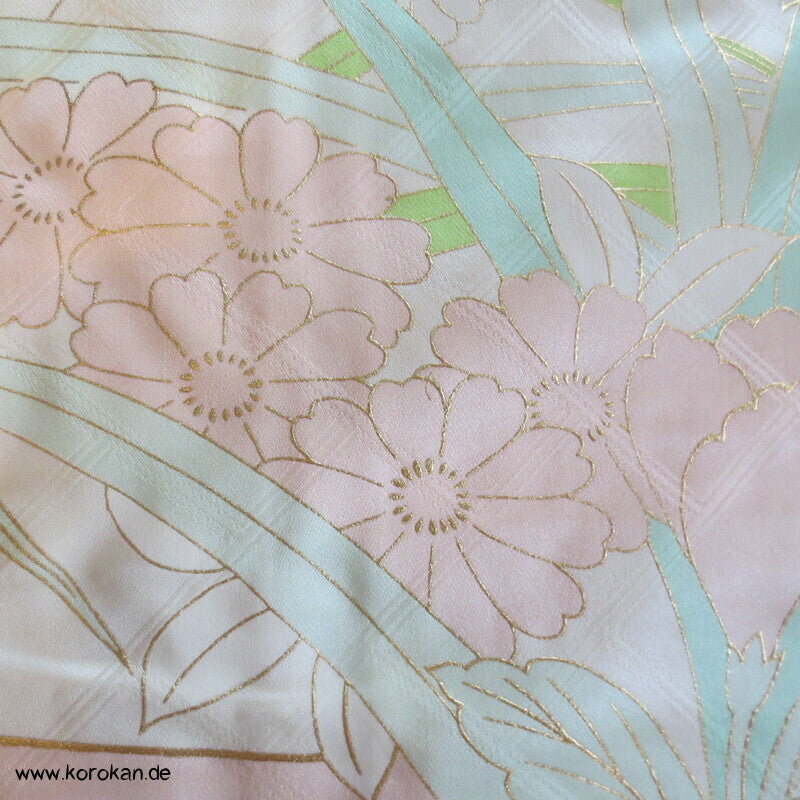 pastelliger Furisode, goldene Reisähren, Blumen, Higaki Rinzu Seiden Damast